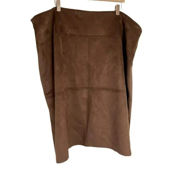 Chaps 24W plus-size stretch brown Faux suede skirt‎ New - Picture 2 of 8
